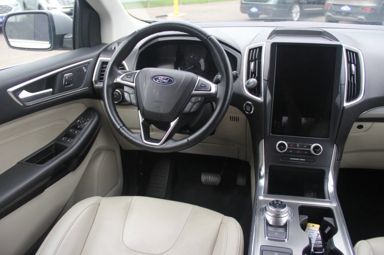 Certified 2022 Ford Edge Titanium image 18