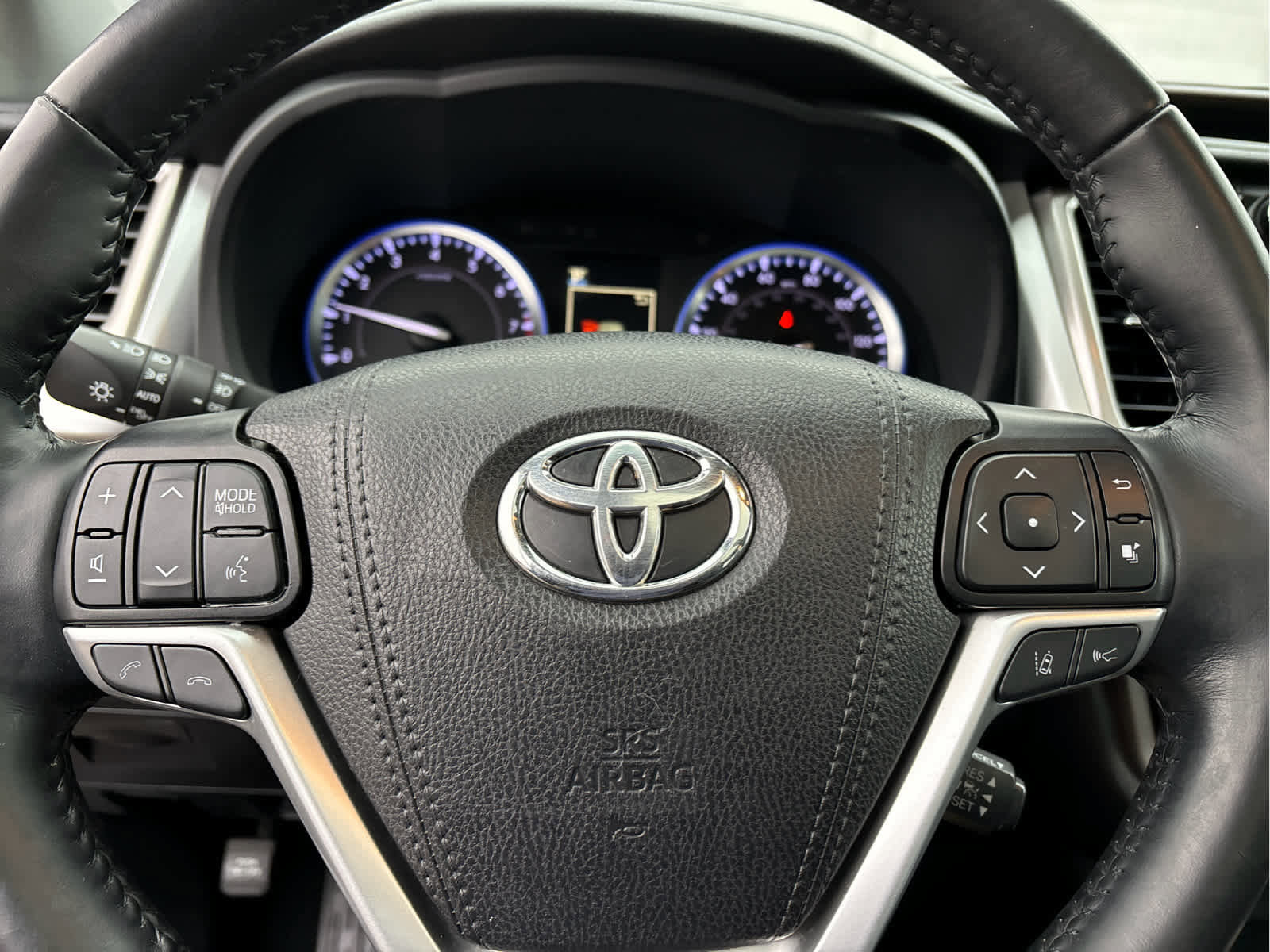 Used 2019 Toyota Highlander Limited Platinum image 14