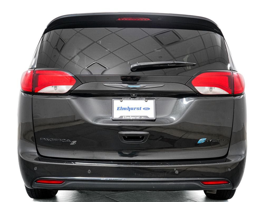 Used 2020 Chrysler Pacifica Touring-L w/ S Appearance Package FWD image 6
