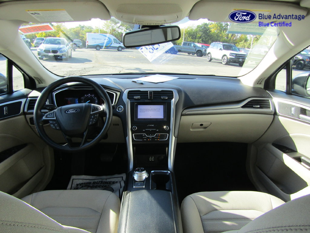 Certified 2019 Ford Fusion SE FWD image 4