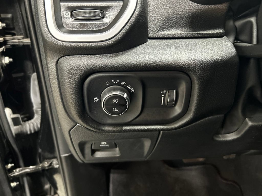Used 2023 RAM 1500 Big Horn AWD/4WD image 13
