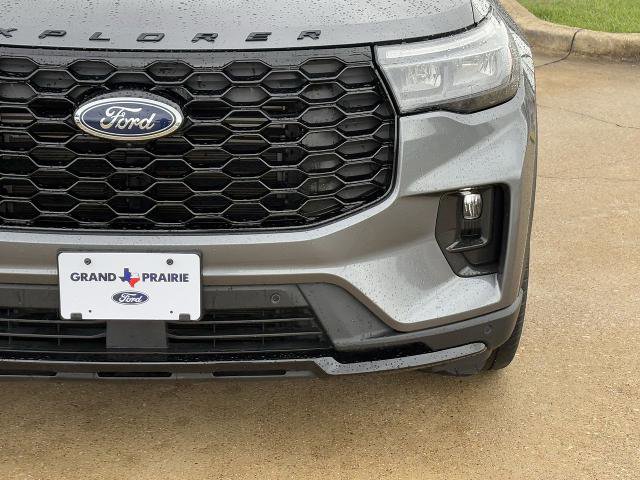 Certified 2025 Ford Explorer ST-Line w/ Premium Package RWD image 10