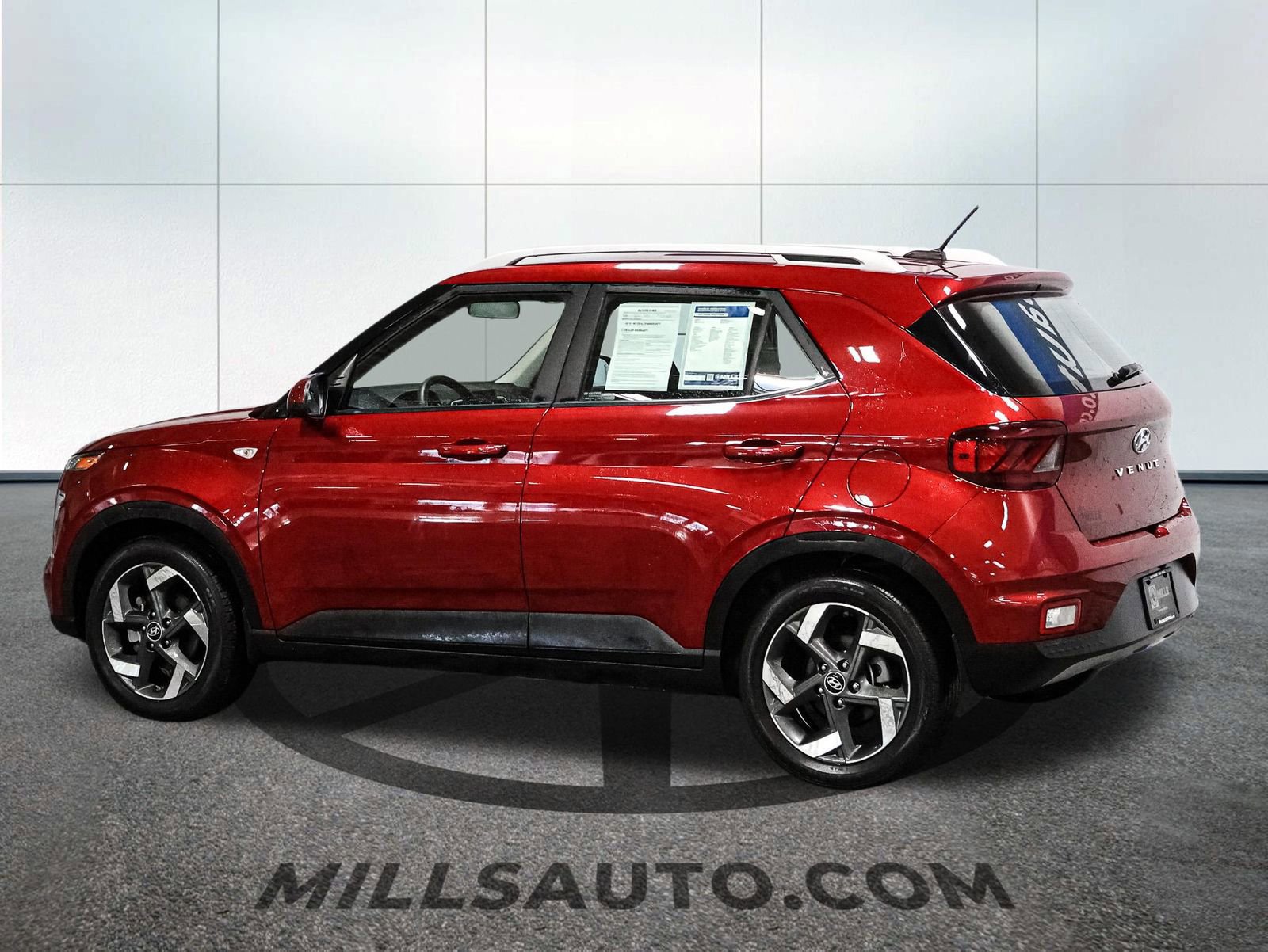 Used 2023 Hyundai Venue Limited w/ Cargo Package image 7