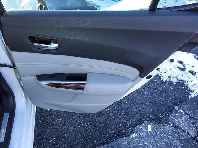 Used 2017 Acura TLX V6 image 28