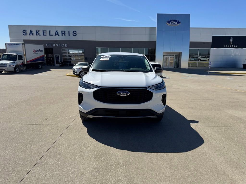 Certified 2025 Ford Escape Active AWD/4WD image 2