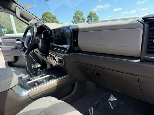 Used 2024 Chevrolet Silverado 1500 LT Trail Boss w/ Convenience Package II AWD/4WD image 43
