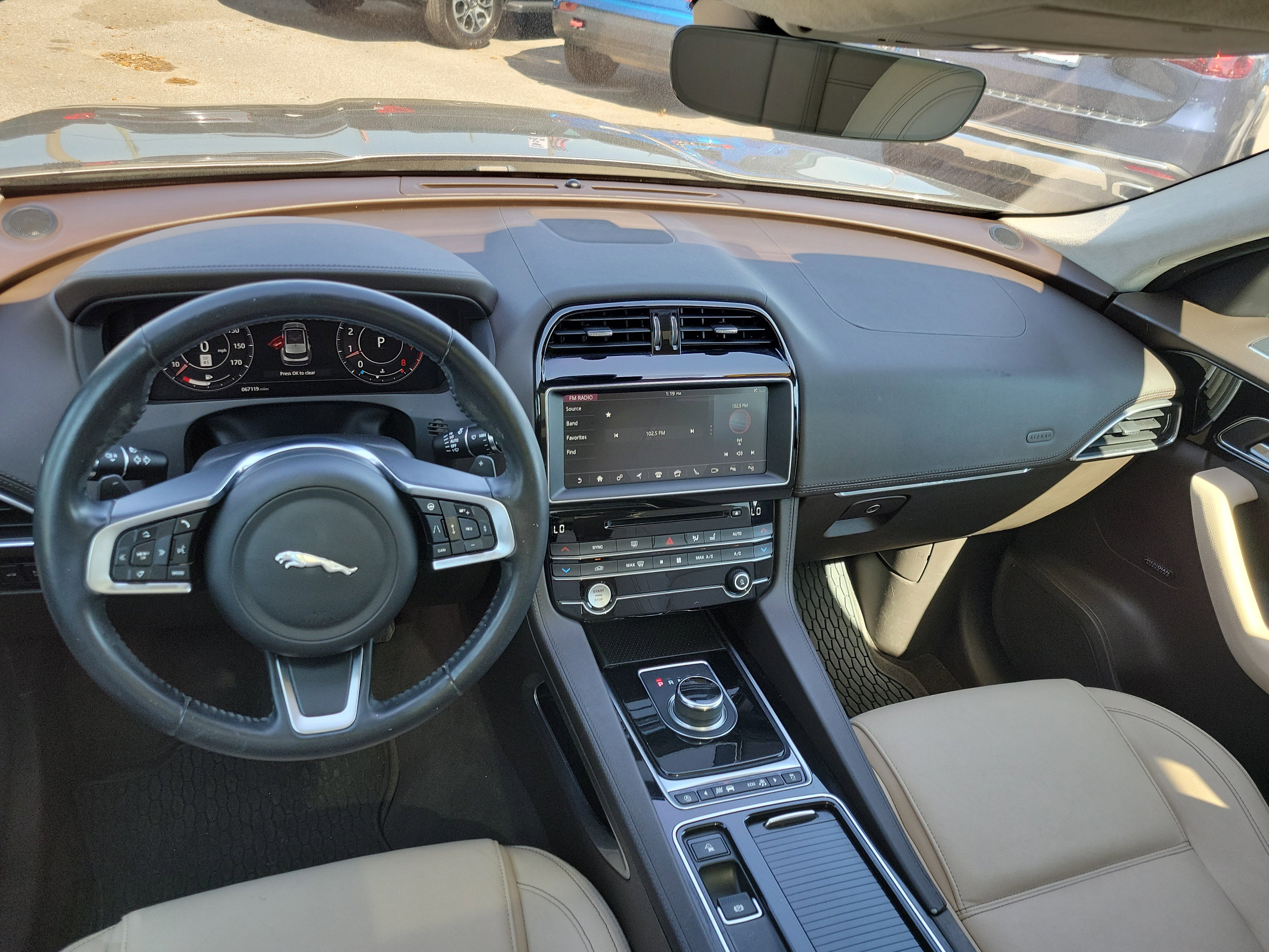 Used 2020 Jaguar F-PACE Prestige image 21