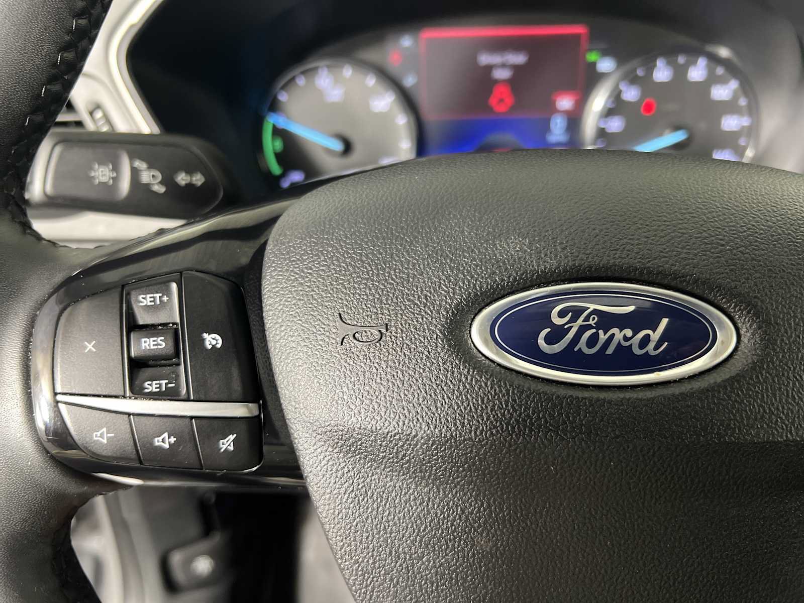 Certified 2022 Ford Escape SE w/ Cold Weather Package AWD/4WD image 30