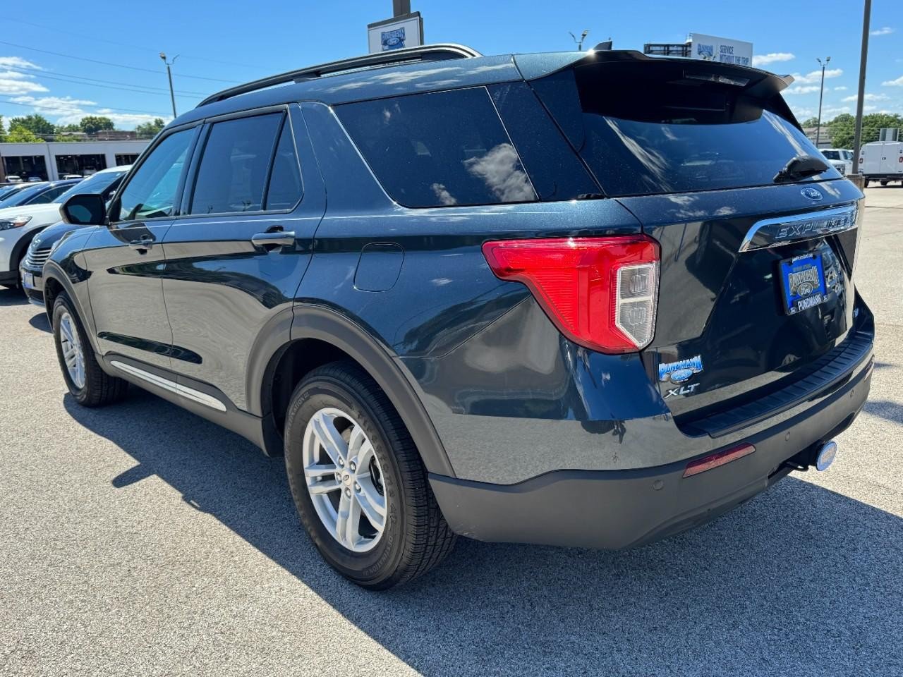 Certified 2022 Ford Explorer XLT w/ Class IV Trailer Tow Package AWD/4WD image 5
