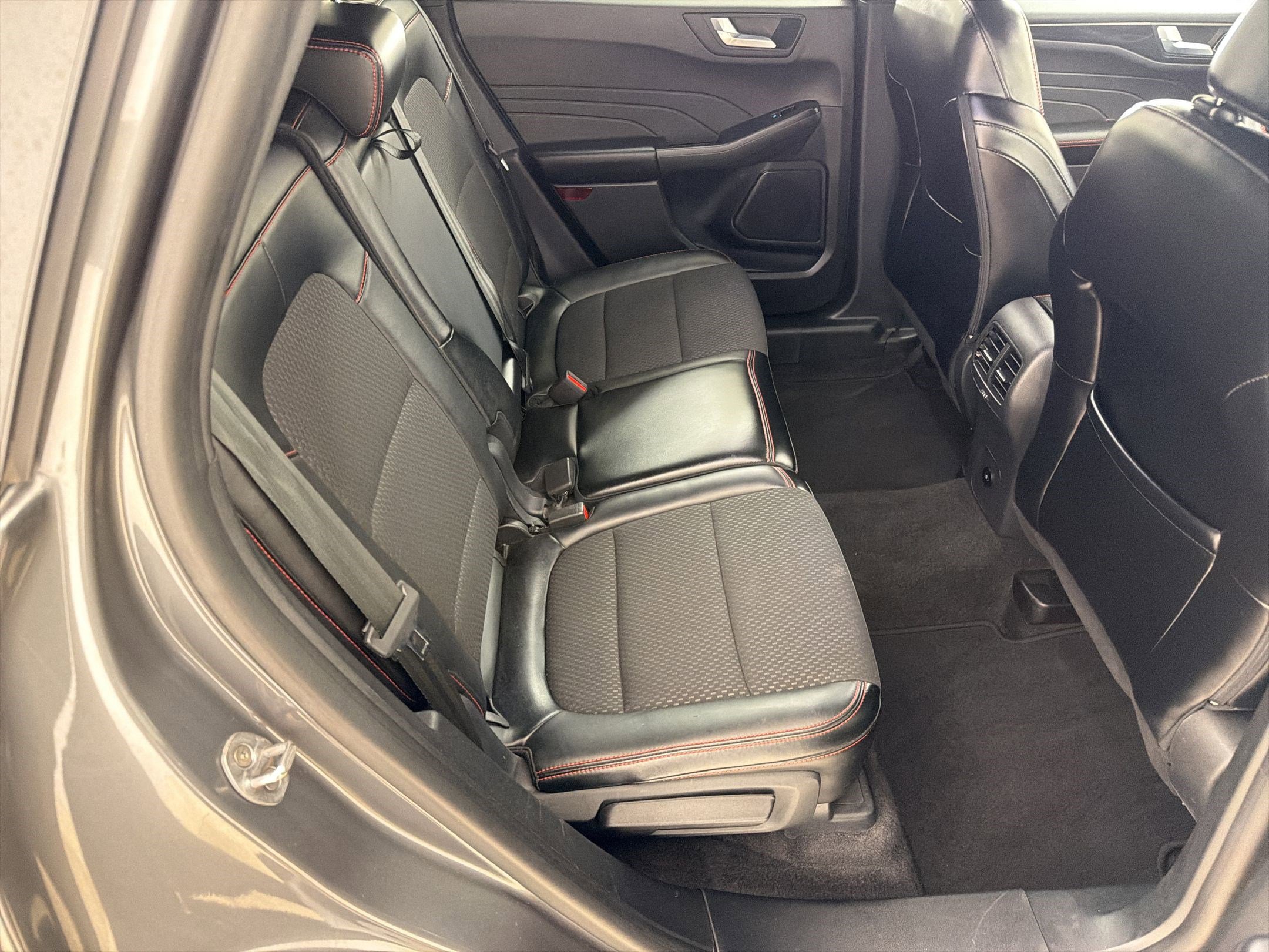 Certified 2024 Ford Escape ST-Line AWD/4WD image 28