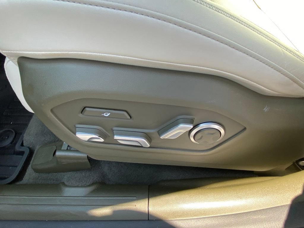 Used 2025 Hyundai Santa Fe Calligraphy AWD/4WD image 10