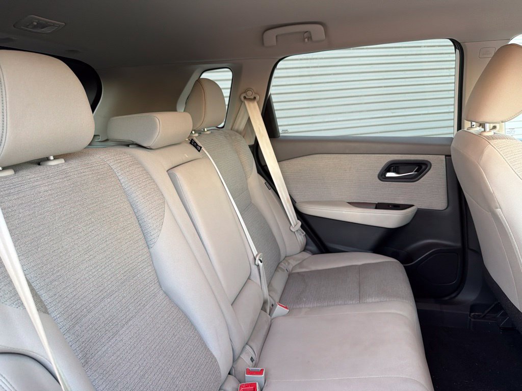 Used 2023 Nissan Rogue SV FWD image 16