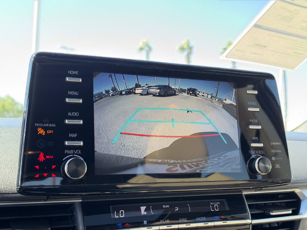 Used 2022 Toyota Sienna XLE w/ XLE Plus Package FWD image 27