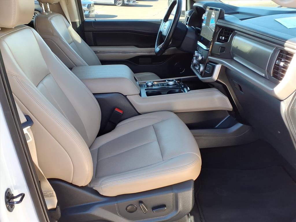 Certified 2024 Ford Expedition Max XLT image 11