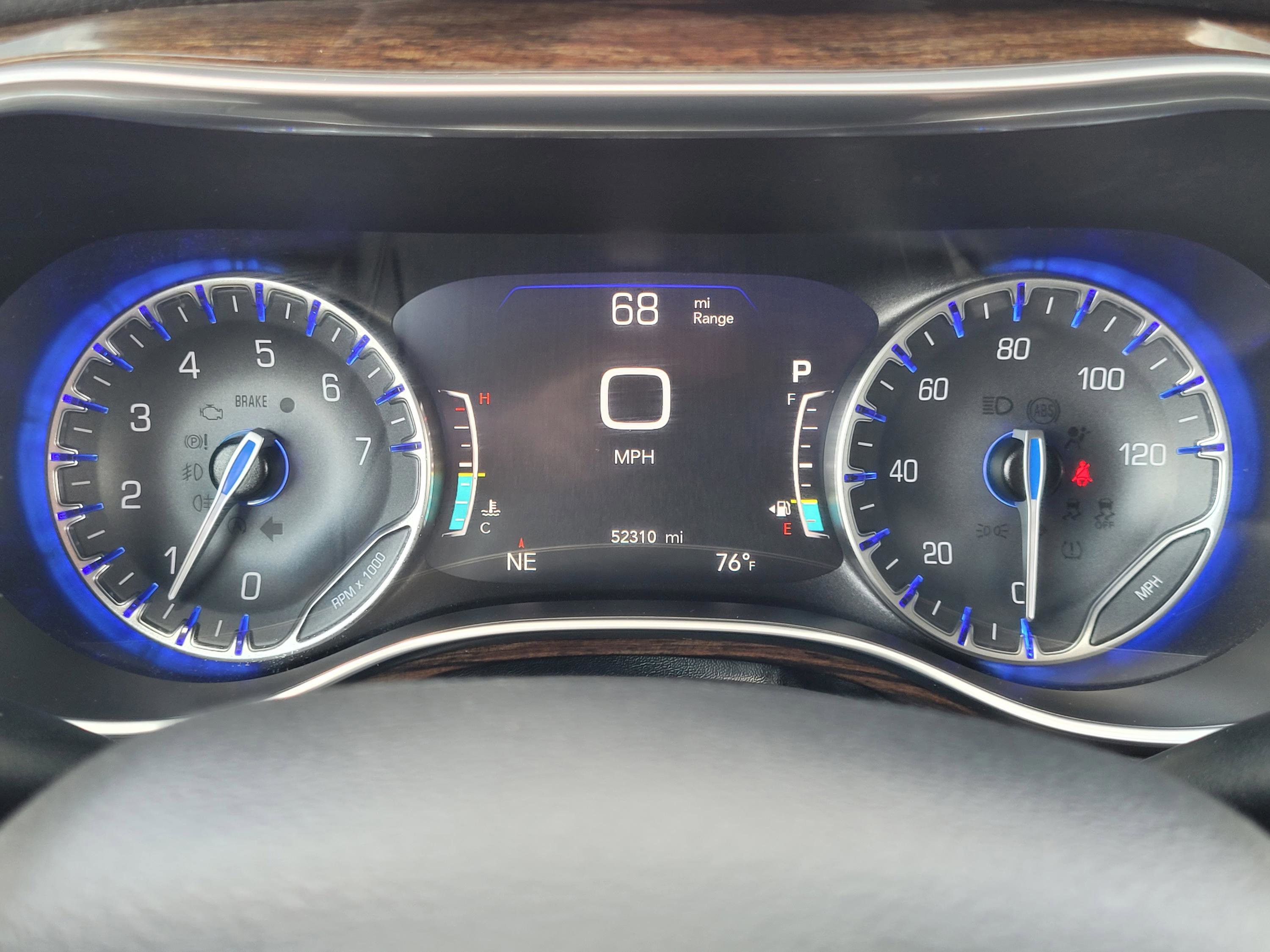 Used 2022 Chrysler Pacifica Limited FWD image 19