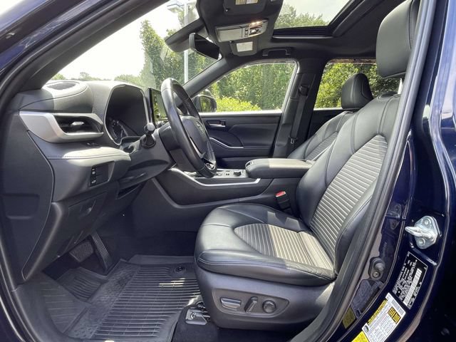 Used 2022 Toyota Highlander XSE AWD/4WD image 10