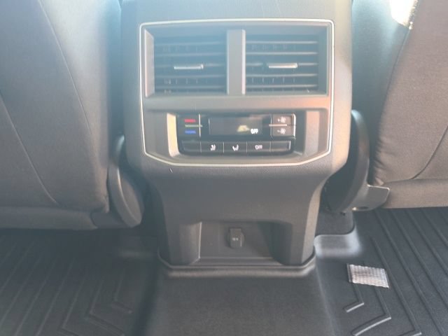Used 2018 Volkswagen Atlas Launch Edition AWD/4WD image 24