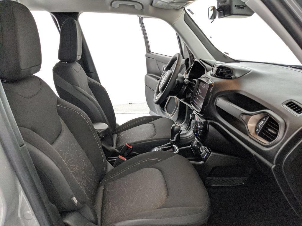 Used 2023 Jeep Renegade Latitude AWD/4WD image 21