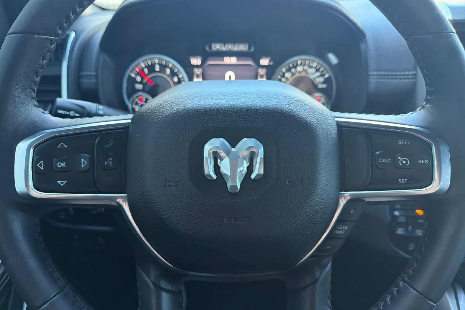 Used 2024 RAM 1500 Laramie AWD/4WD image 23