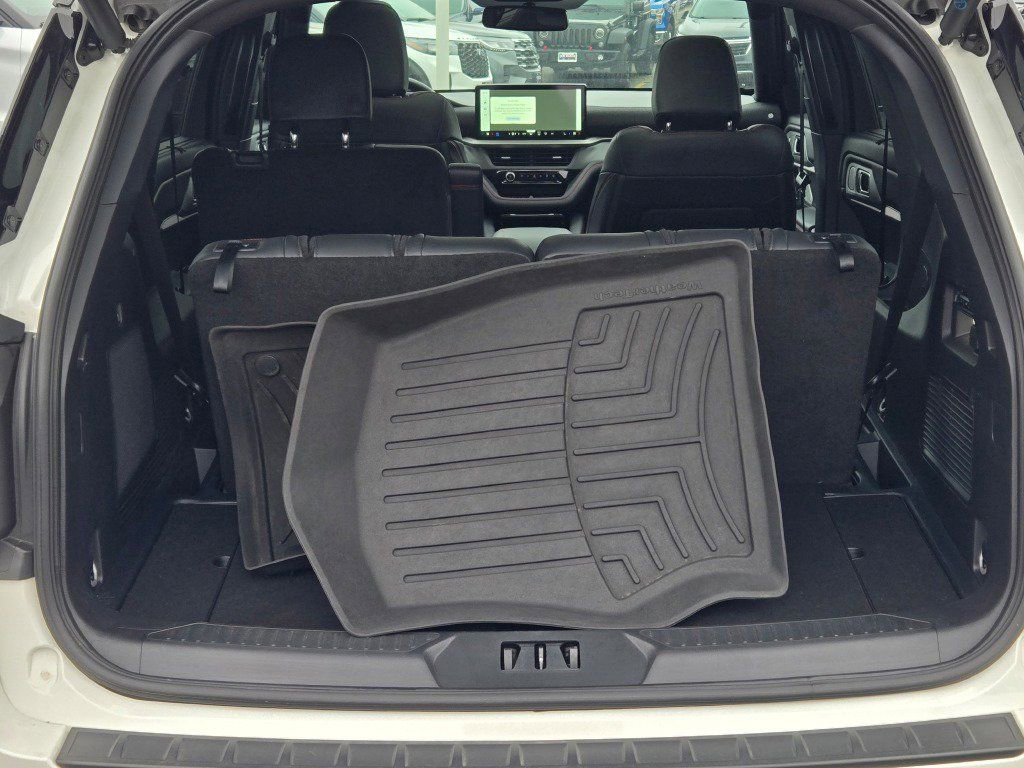 Certified 2025 Ford Explorer ST image 14