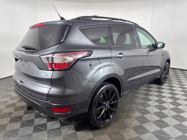 Certified 2018 Ford Escape SE w/ SE Sport Appearance Package AWD/4WD image 3