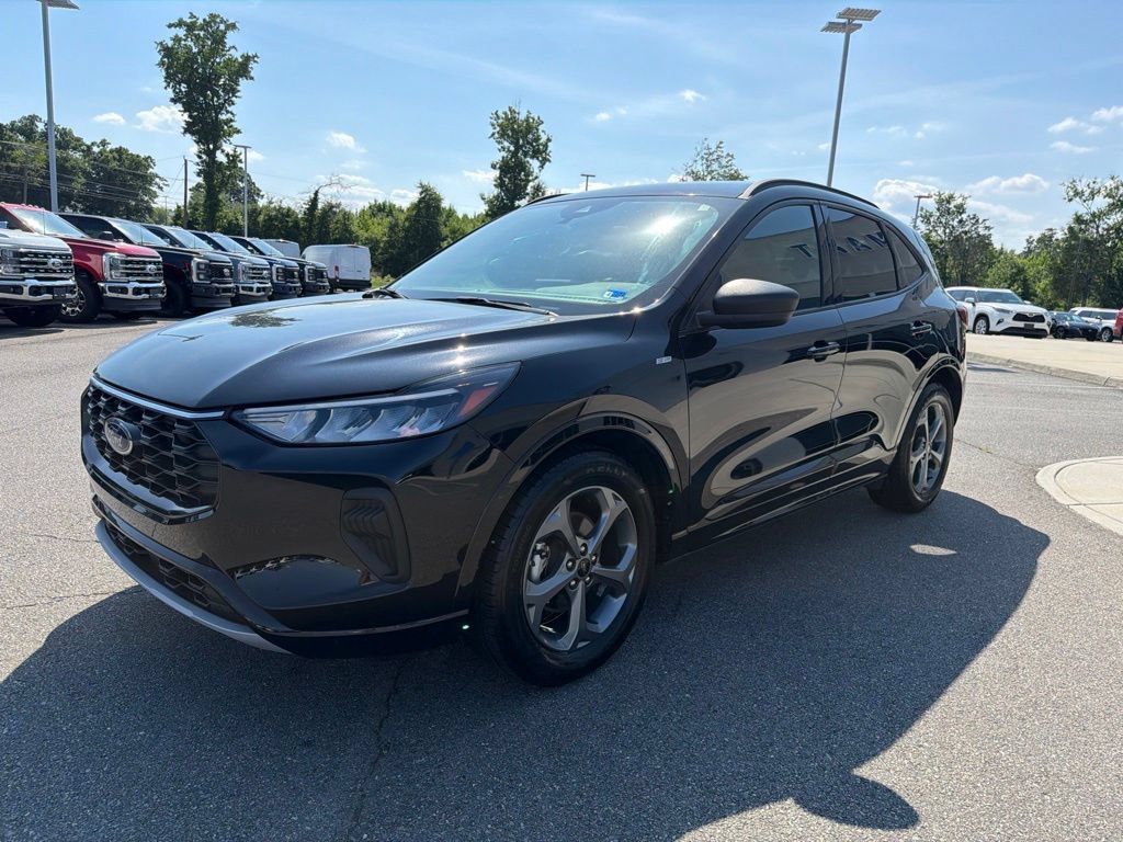 Certified 2023 Ford Escape ST-Line w/ Tech Pack #1 FWD image 8