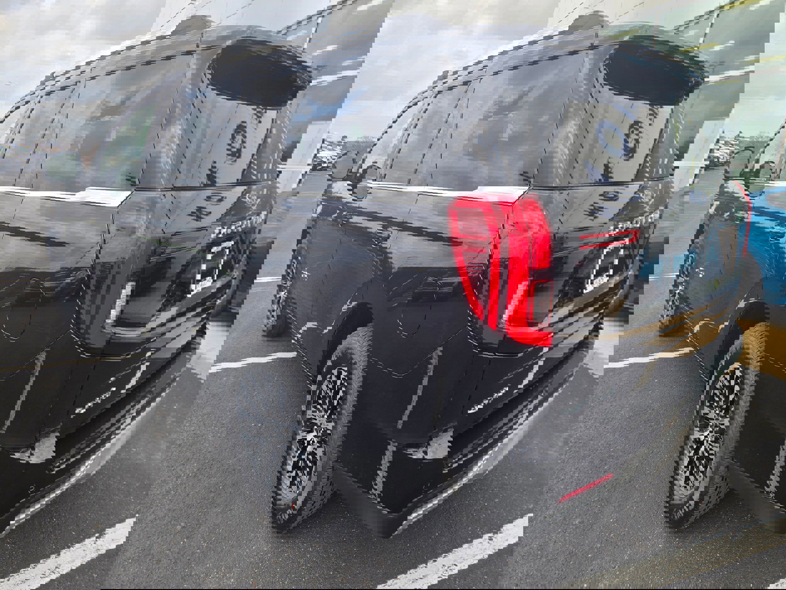 Certified 2025 Ford Expedition Platinum image 5