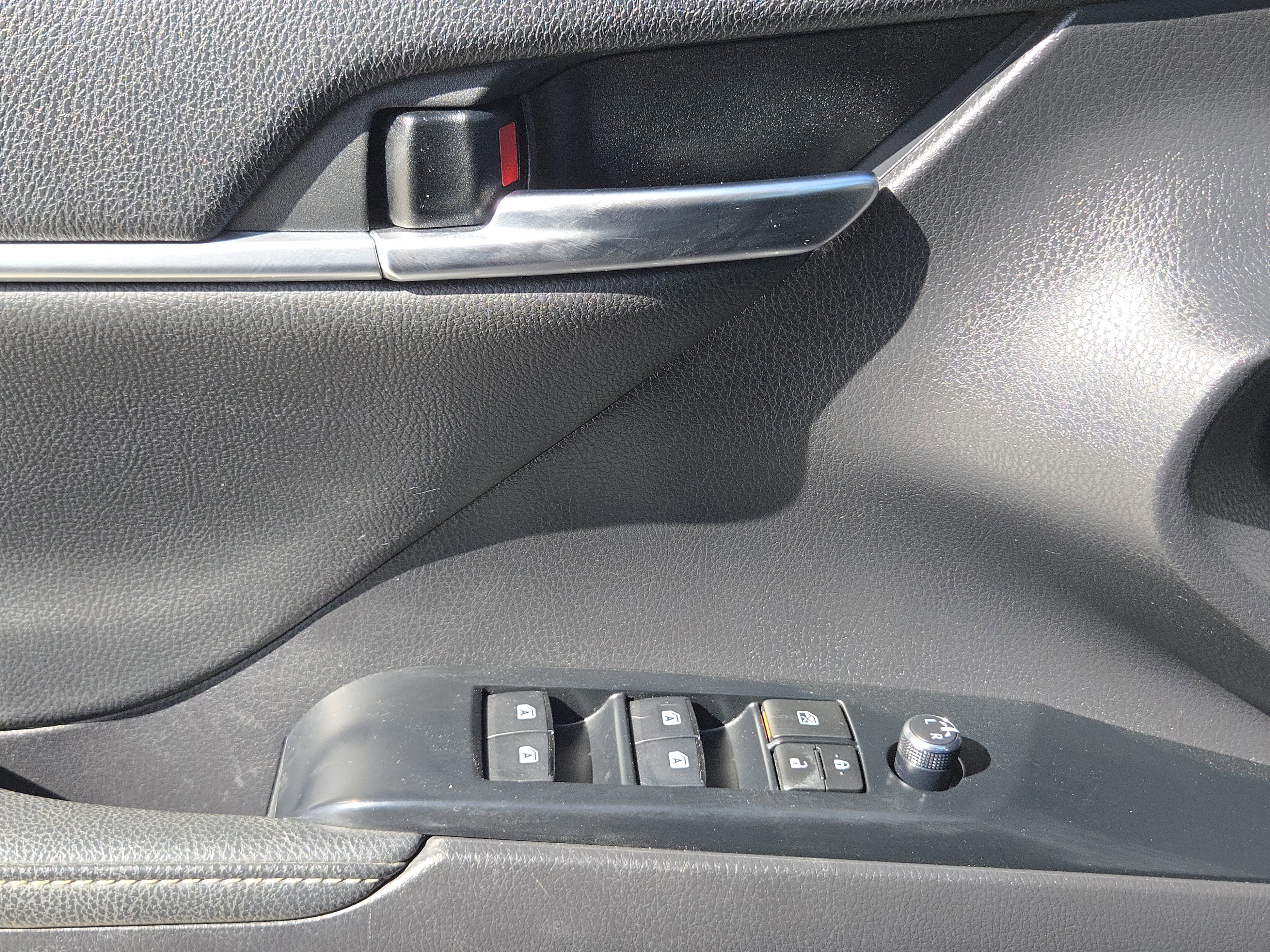 Used 2020 Toyota Camry XSE image 22