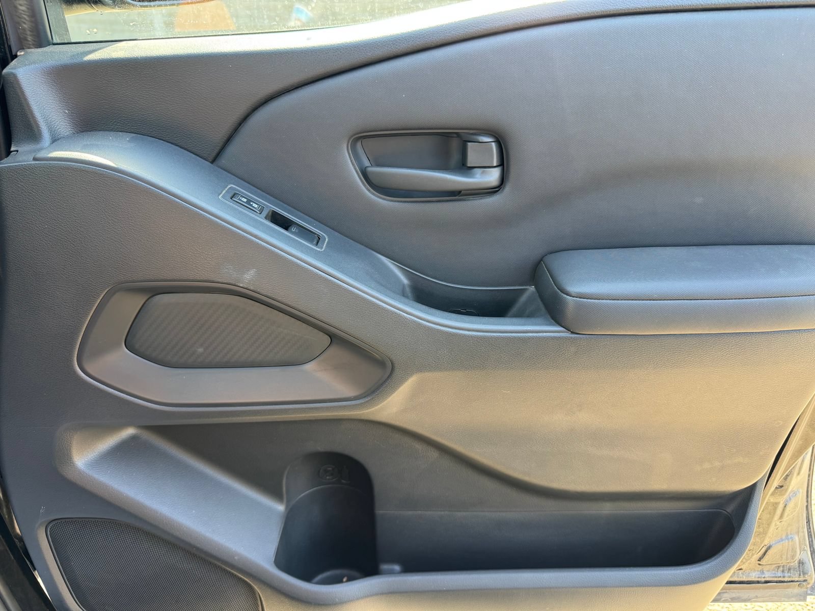 Used 2022 Nissan Frontier S w/ Technology Package RWD image 18