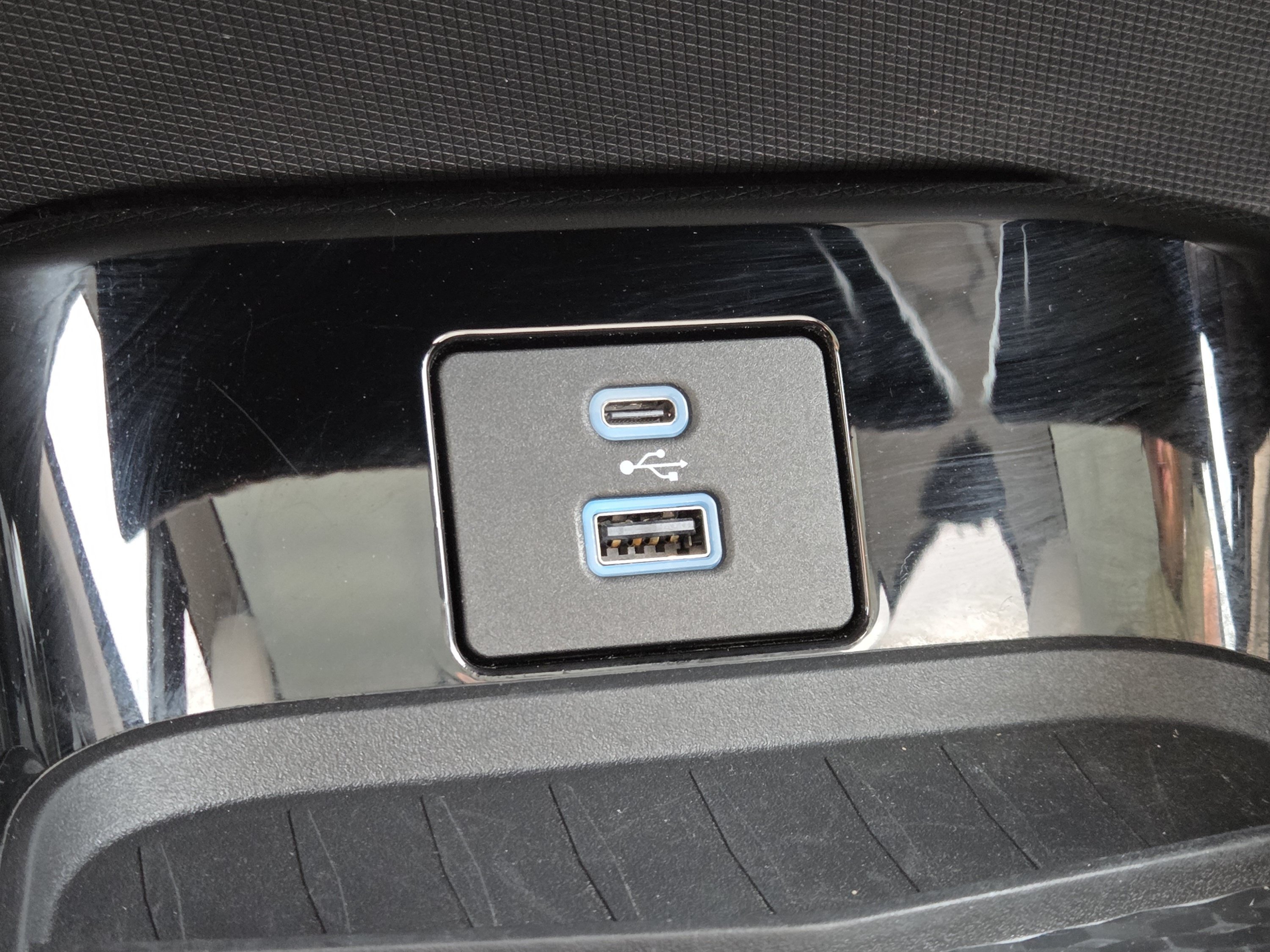 Certified 2023 Ford Mustang Mach-E Premium AWD/4WD image 16