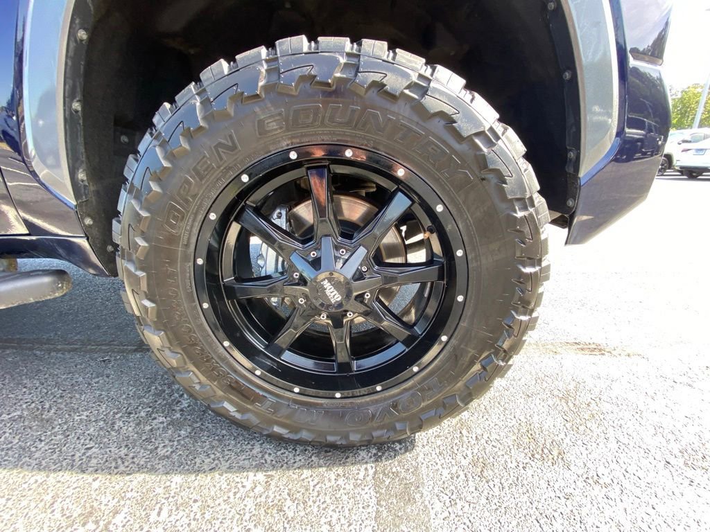 Used 2024 Toyota Tundra Limited w/ Power Package AWD/4WD image 29