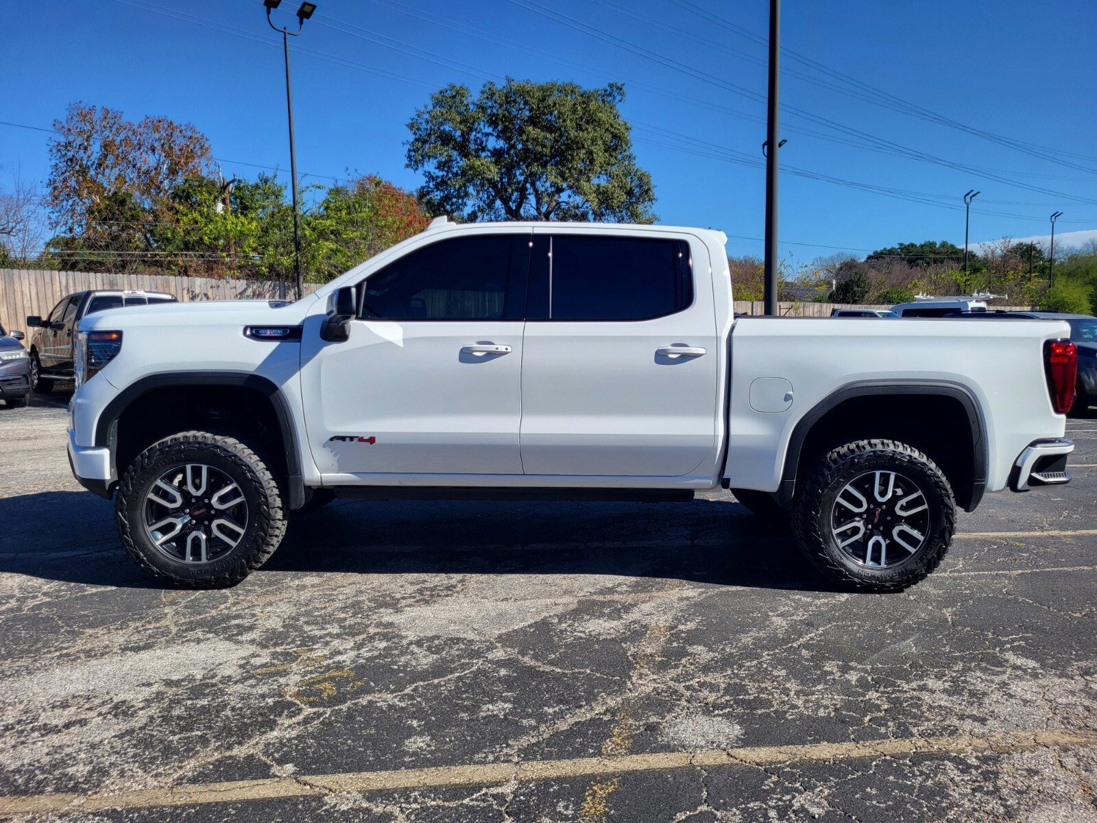 Used 2025 GMC Sierra 1500 AT4 w/ AT4 Premium Package image 6