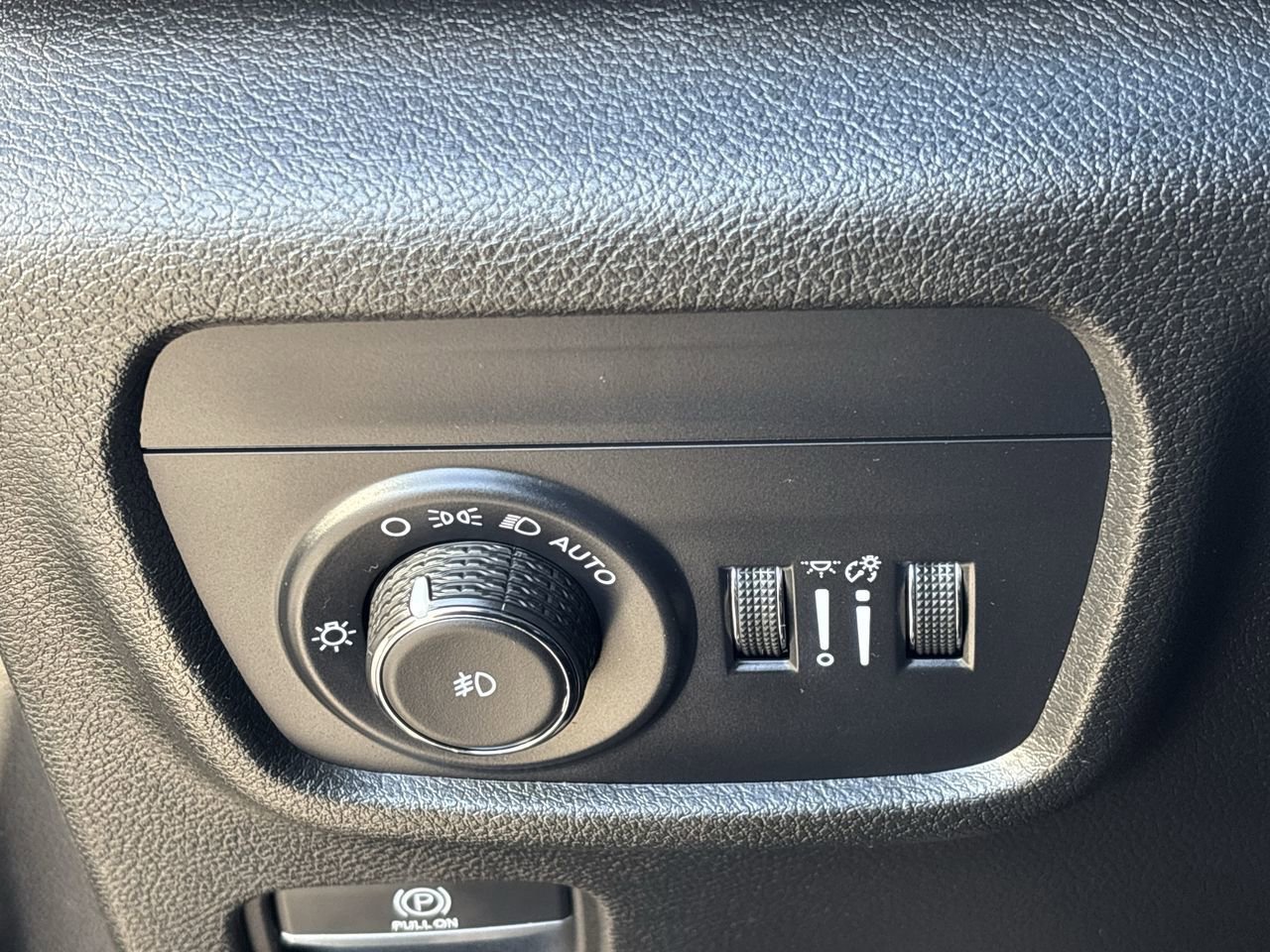 Used 2024 Jeep Grand Cherokee Limited image 32