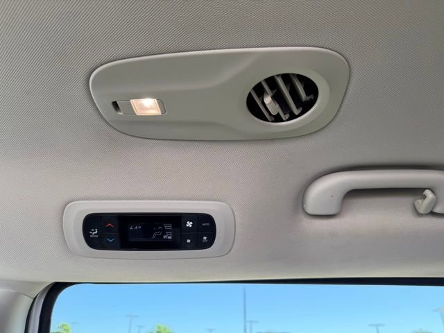 Used 2021 Chrysler Pacifica Touring-L FWD image 25