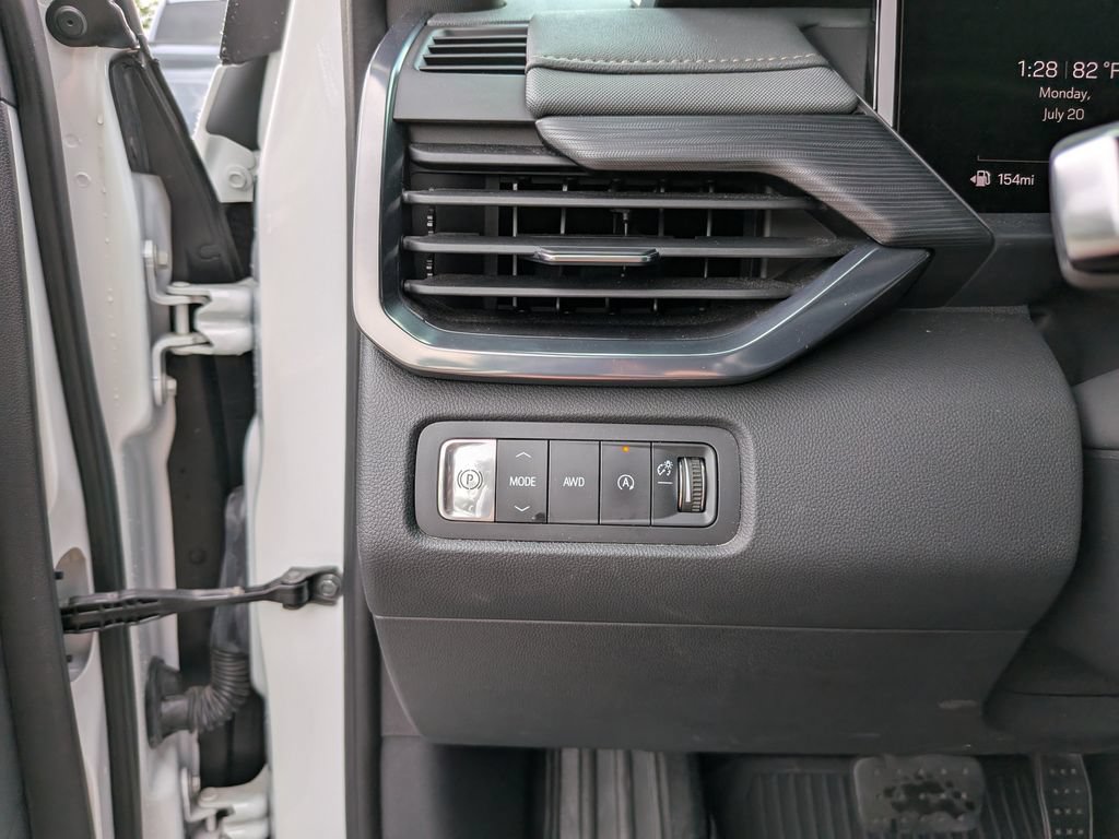 Used 2024 GMC Acadia AT4 AWD/4WD image 29