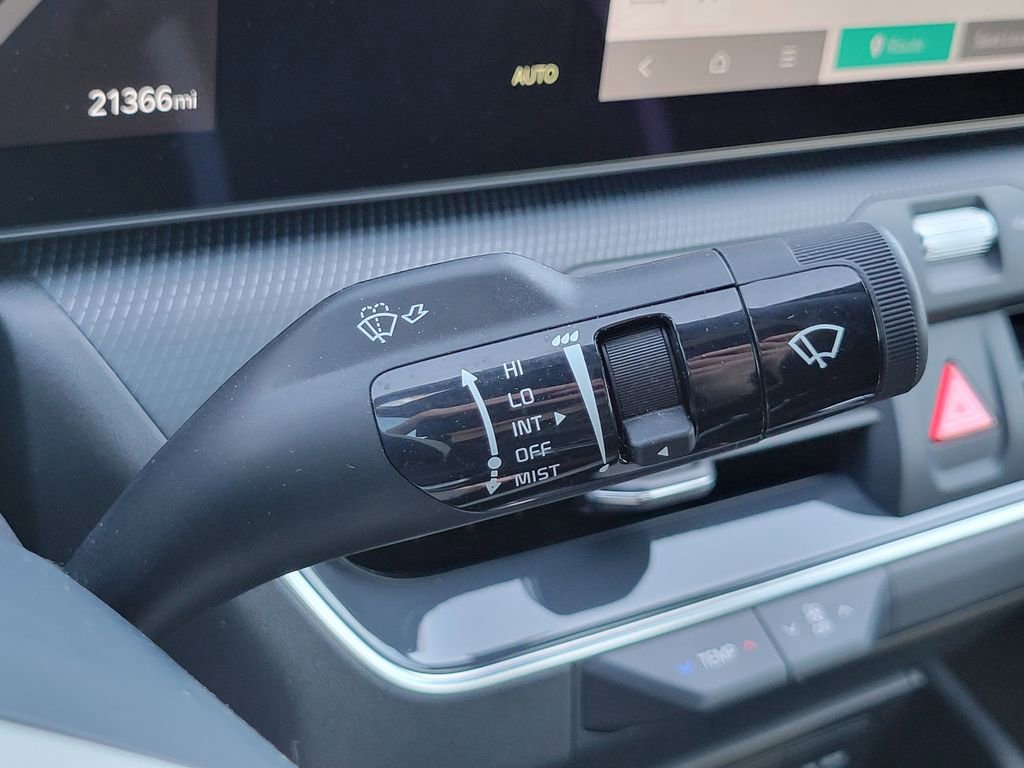 Used 2025 Kia K4 GT-Line w/ GT-Line Premium Package image 32