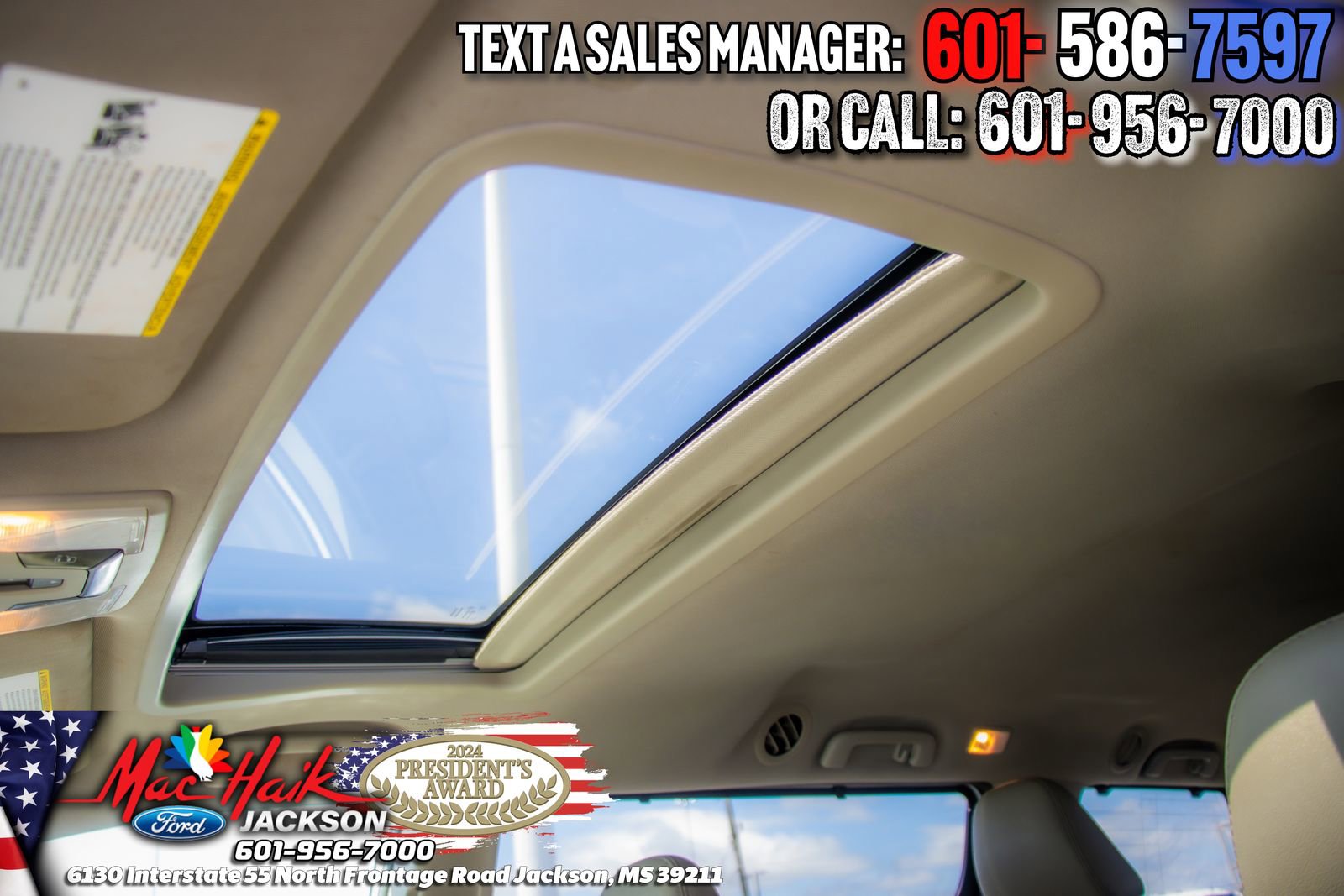 Used 2019 Toyota Sienna XLE w/ XLE Navigation Package FWD image 11