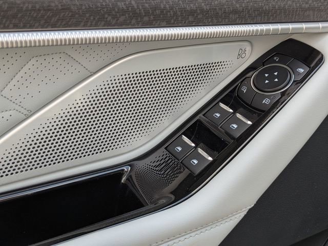 Certified 2025 Ford Explorer Platinum w/ Ultimate Package image 10