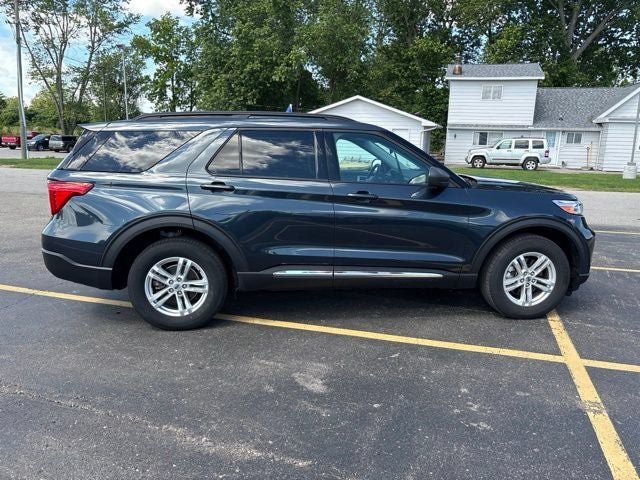 Certified 2024 Ford Explorer XLT AWD/4WD image 2