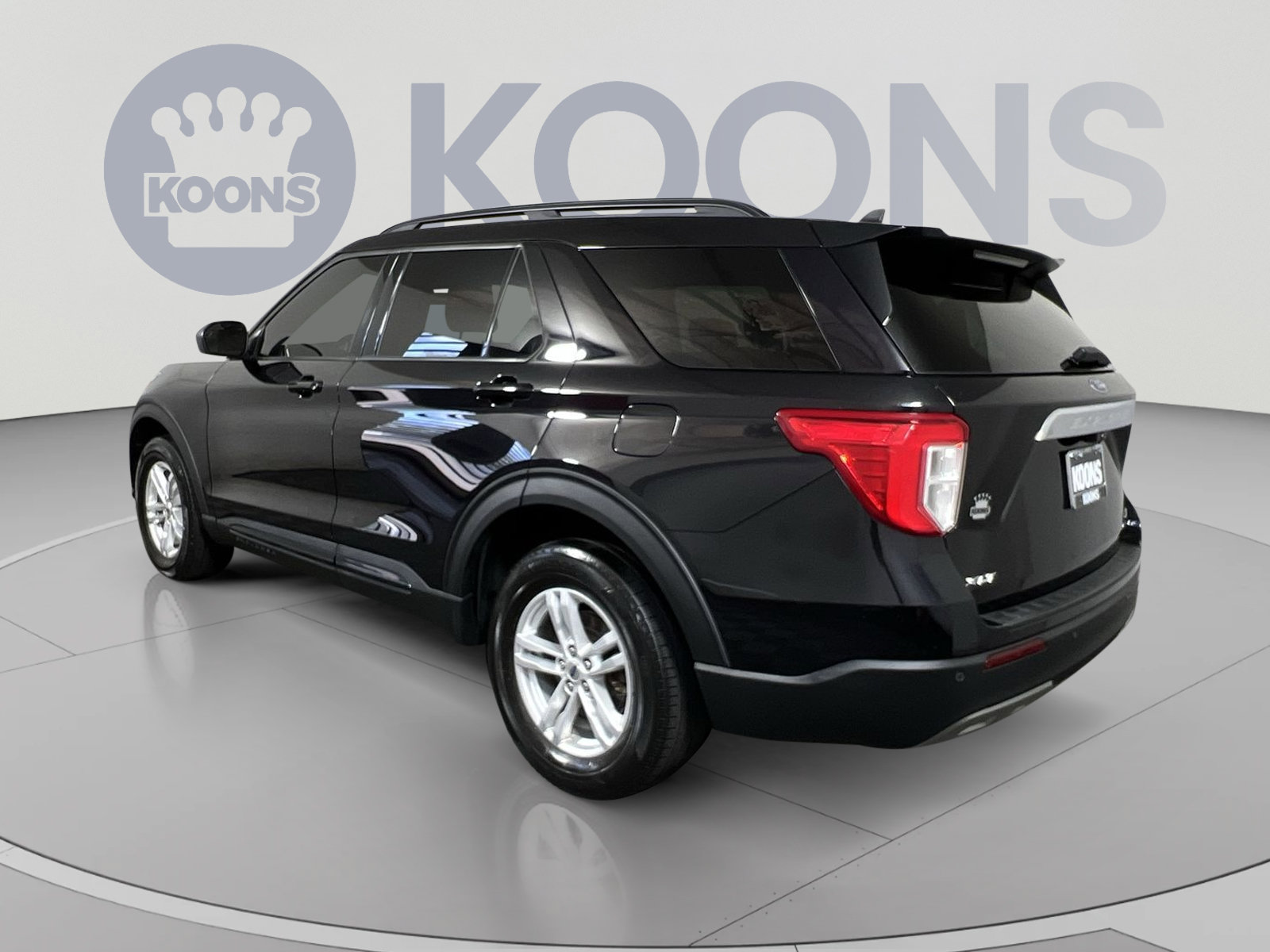 Certified 2022 Ford Explorer XLT w/ Equipment Group 202A AWD/4WD image 8
