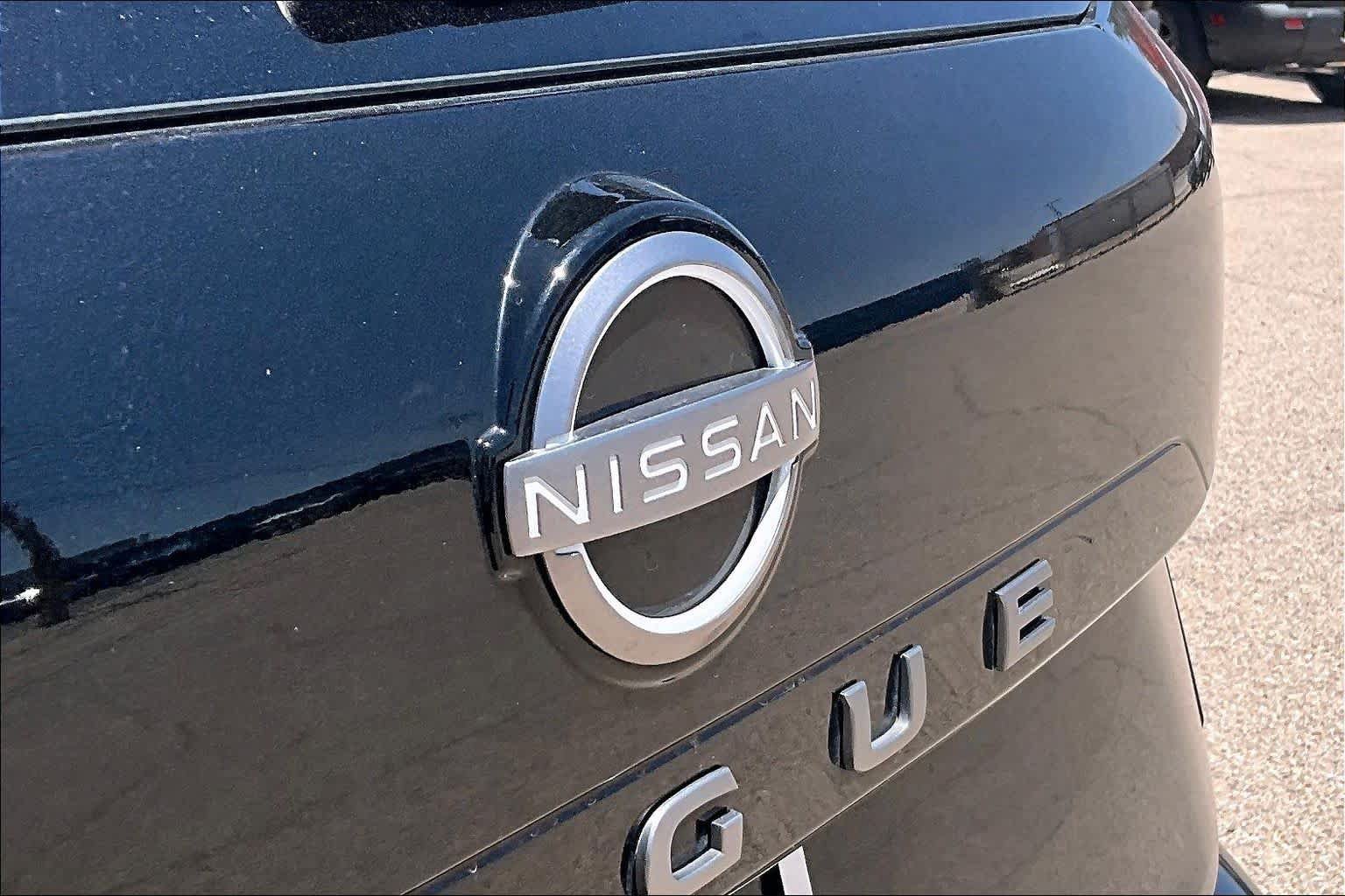 Used 2025 Nissan Rogue SV FWD image 30