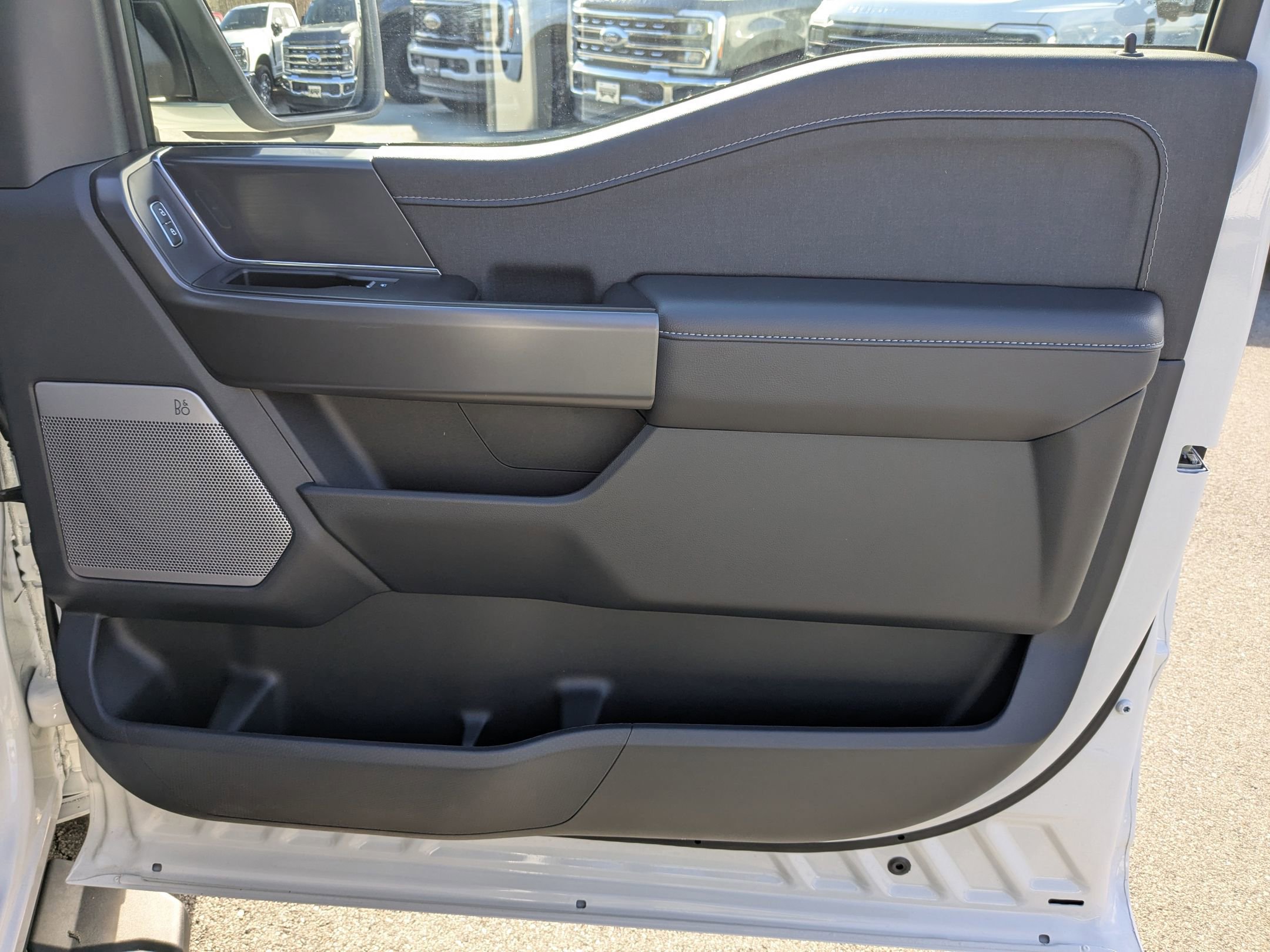 Certified 2025 Ford F150 Lariat w/ Equipment Group 501A Mid image 44