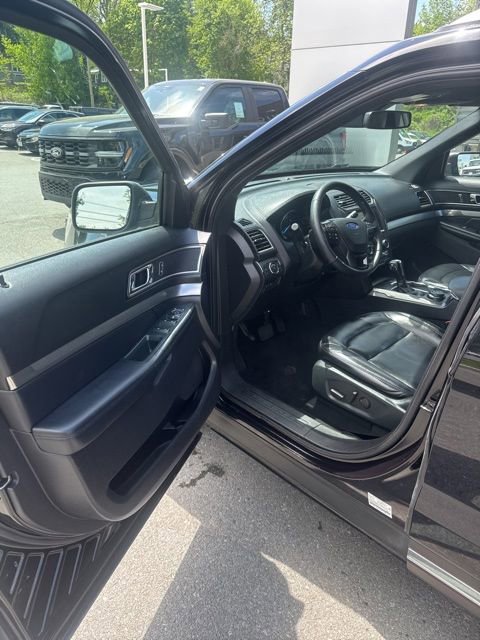 Certified 2019 Ford Explorer XLT w/ Equipment Group 202A AWD/4WD image 14