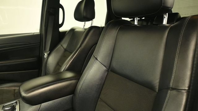 Used 2020 Jeep Grand Cherokee Altitude AWD/4WD image 21