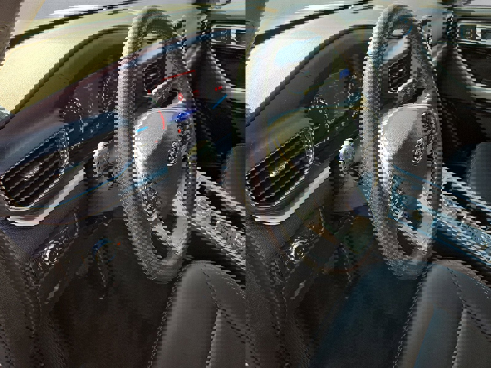 Certified 2022 Ford Explorer XLT w/ Equipment Group 202A image 11