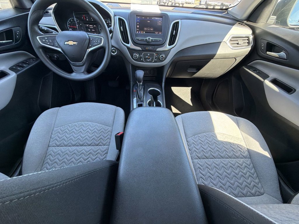Used 2022 Chevrolet Equinox LS FWD image 22