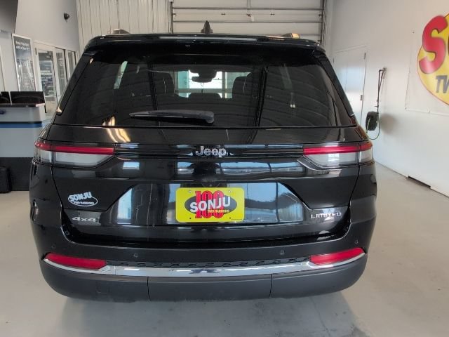Used 2023 Jeep Grand Cherokee Limited AWD/4WD image 4