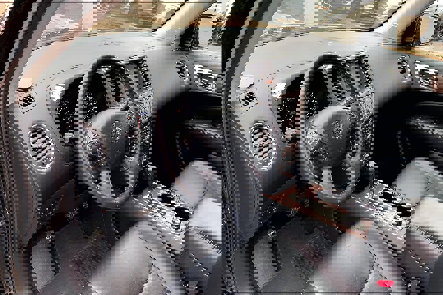 Used 2019 Nissan Pathfinder Platinum image 17