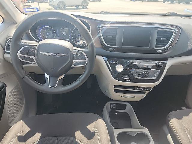 Used 2023 Chrysler Voyager LX FWD image 6
