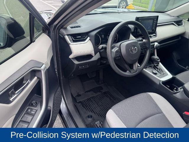 Used 2022 Toyota RAV4 XLE AWD/4WD image 9